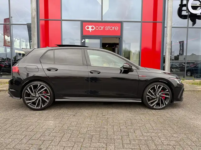Volkswagen Golf view 4