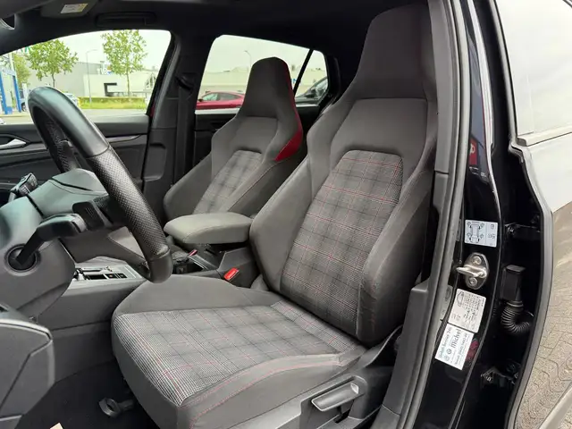 Volkswagen Golf view 11