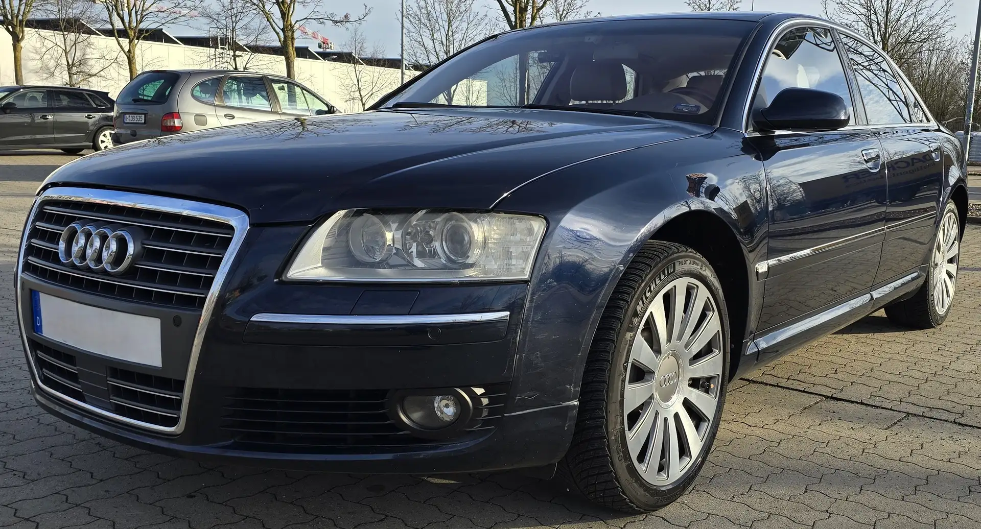 Audi A8 A8 W12 6.0 quattro - LPG Blau - 2