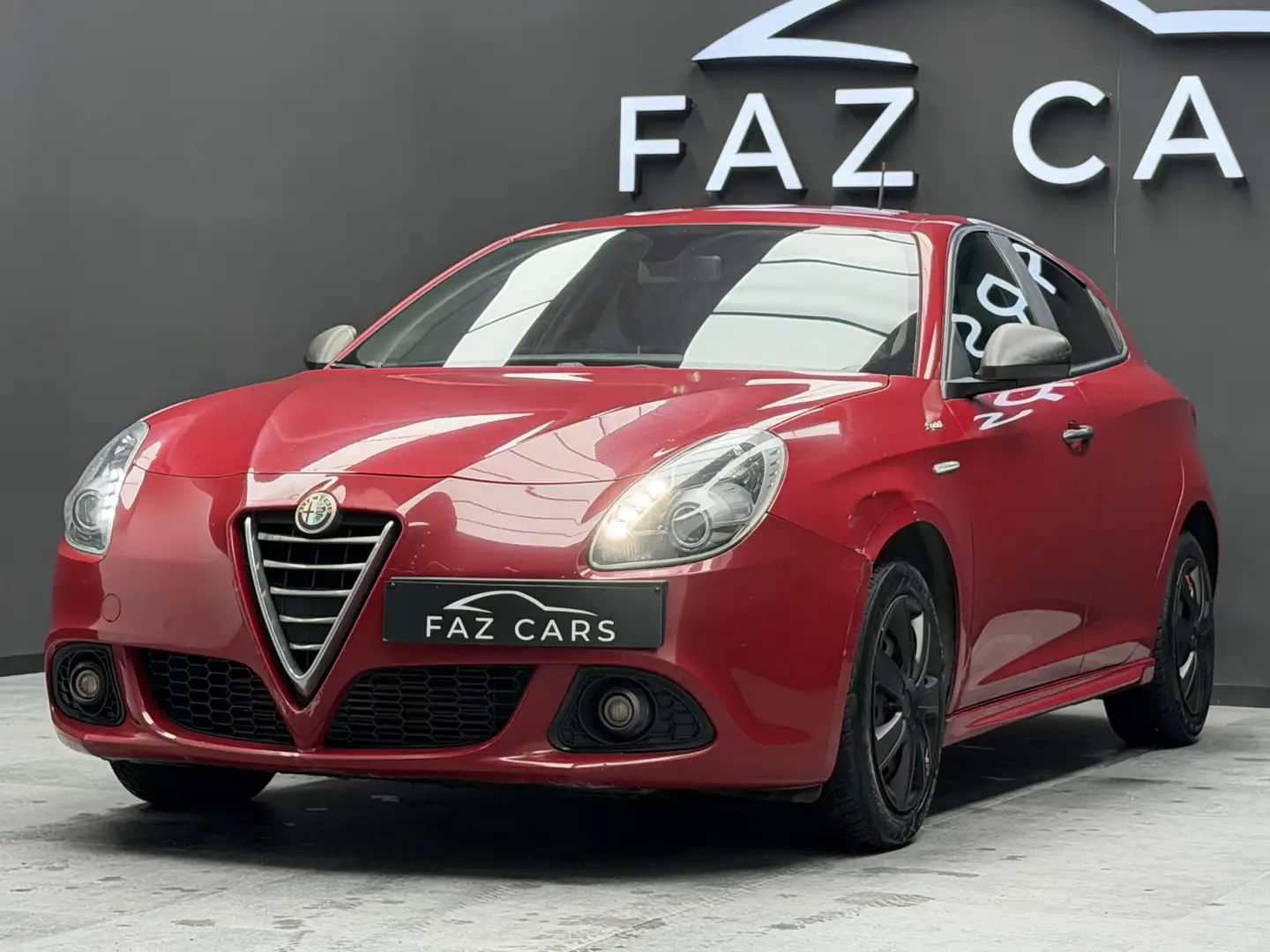 Alfa Romeo Giulietta 1.6 JTDm Sprint * 1ER PROP + CLIM + ECRAN + LED * Rood - 2