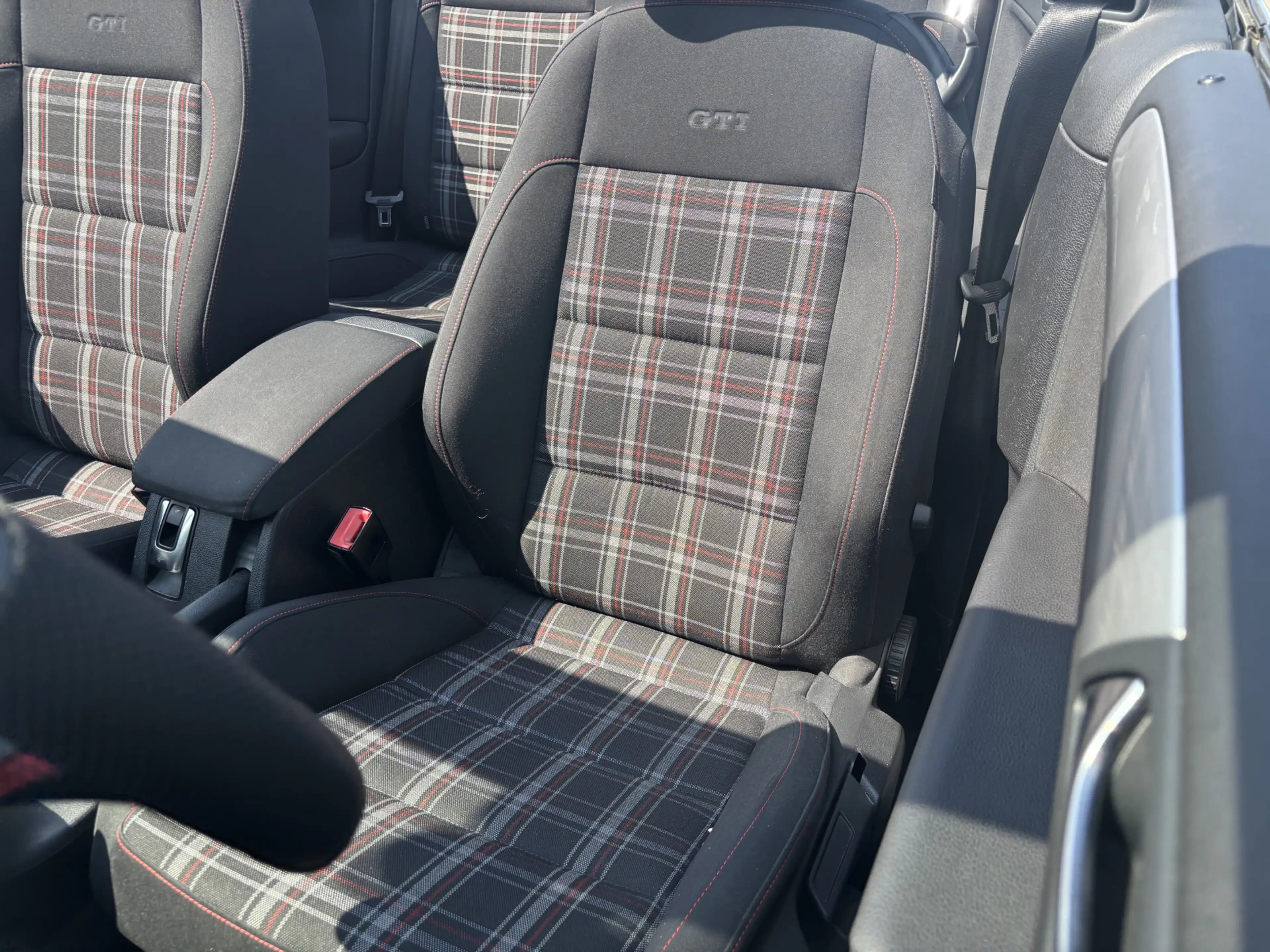 Volkswagen Golf Cabriolet 1.2 TSI BlueMotion 150 pk — photo 26