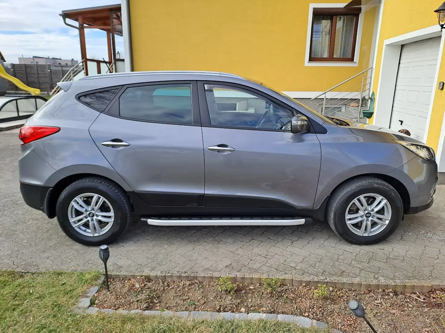 Hyundai iX35 iX35 2,0 CRDi Premium 4WD DPF Aut. Premium Bronze - 1