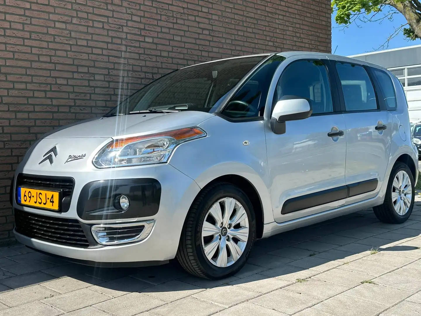 Citroen C3 Picasso 1.4 VTi Aura Grijs - 1
