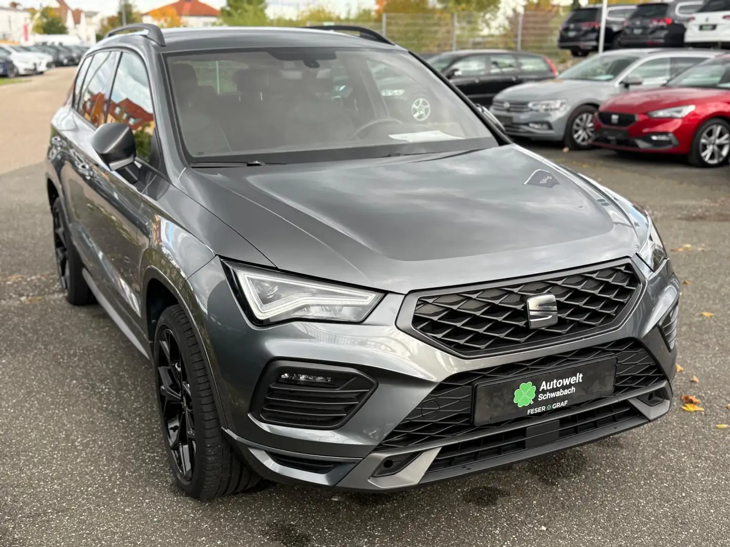 SEAT Ateca 1.5 TSI FR LINE LED NAVI APP Grau - 2