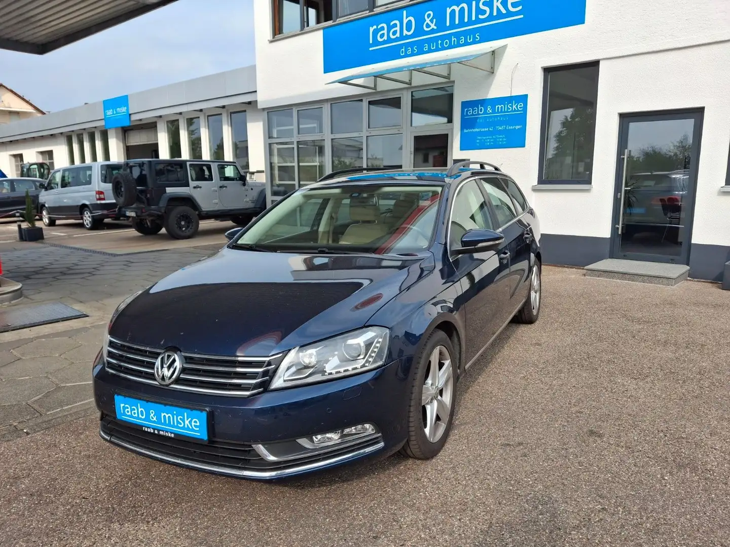 Volkswagen Passat Variant *Kamera/Xenon/SHZ/Navi/PDC* Blau - 1