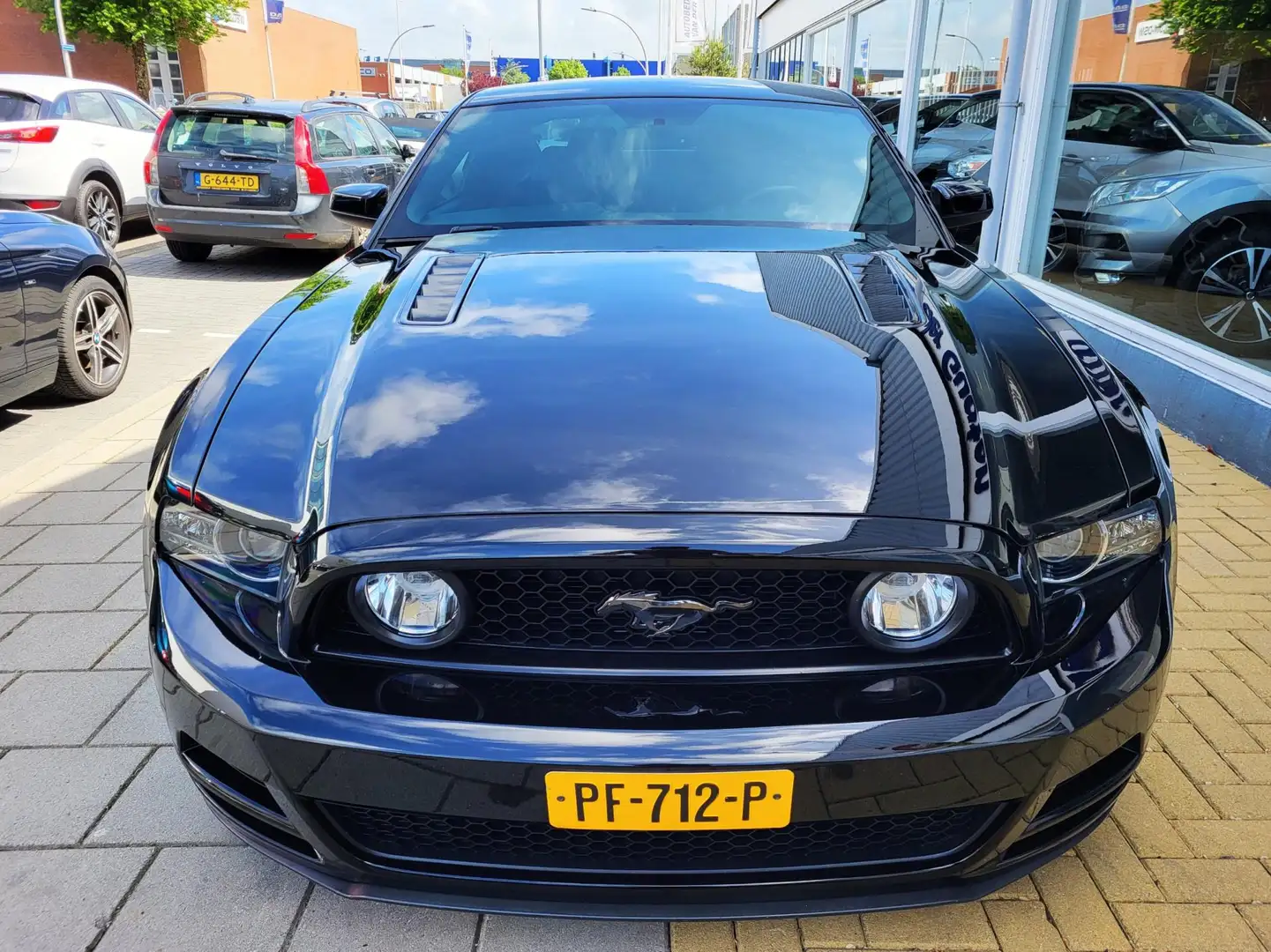Ford Mustang USA 5.0 V8 / 76.000 Miles / 122.000 Km / GT / Negru - 2