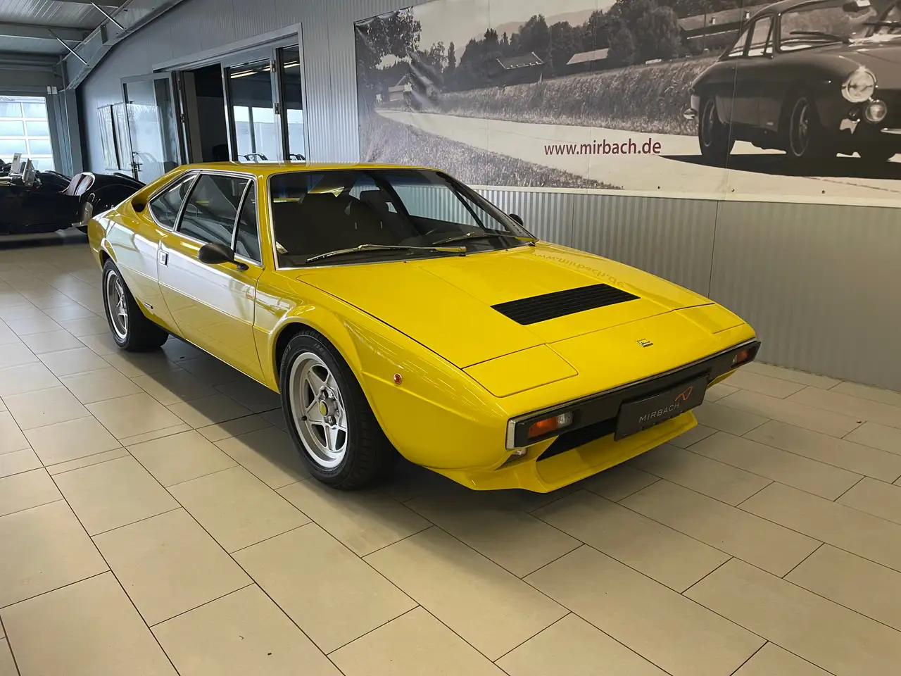 Ferrari 308 GT4 Dino 2+2 - Becker Auslieferung, foto 4