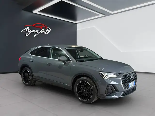 Audi Q3 view 2