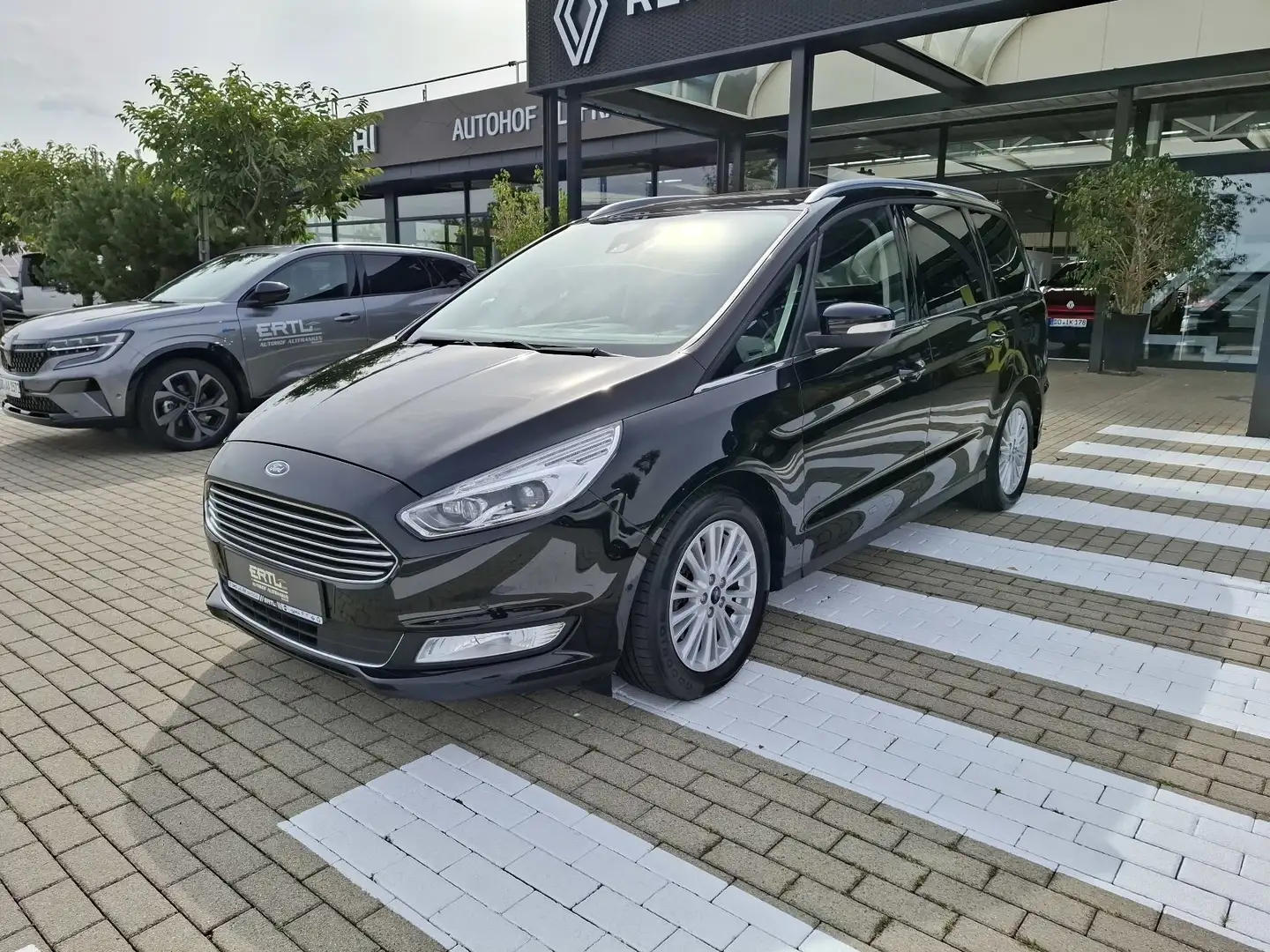 Ford Galaxy 2.0 TDCi Aut. Titanium Schwarz - 1