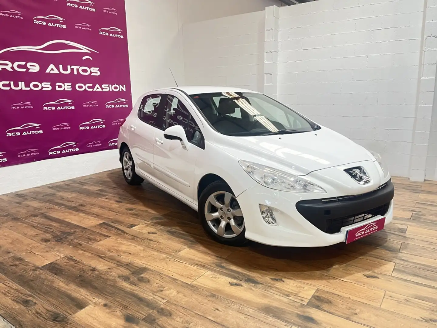 Peugeot 308 1.6HDI Business Line Blanco - 1