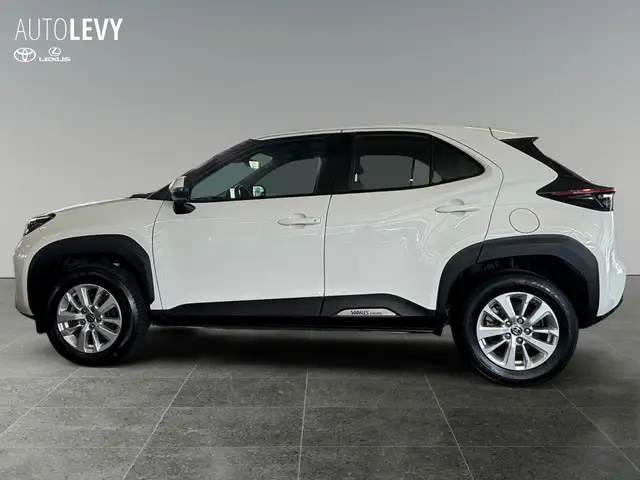 Toyota Yaris Cross view 3