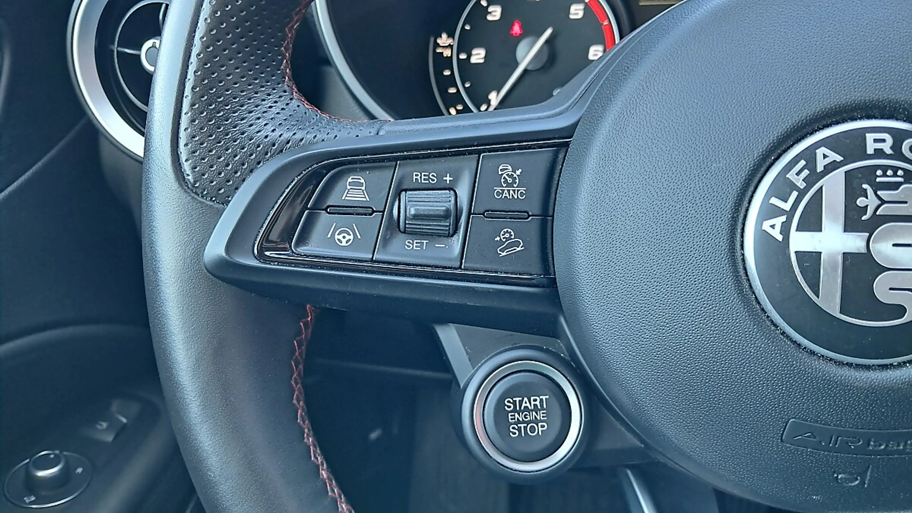Alfa Romeo Stelvio 2.2 JTDM Business Q4 (EURO 6d) — photo 15