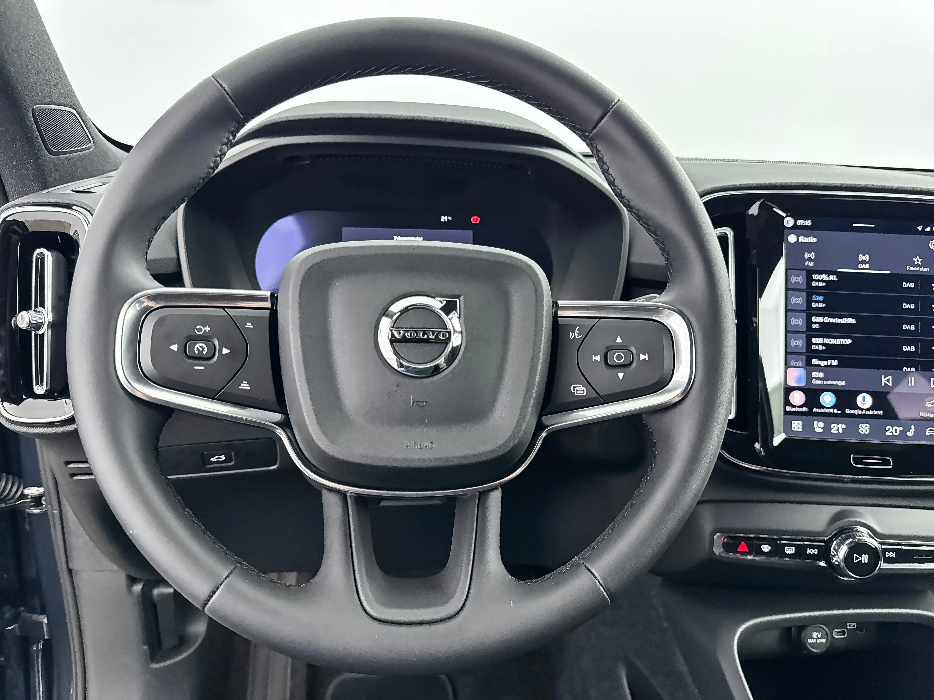 Volvo EX40 Single Motor Plus 70kWh | 19" | 360 Camera | Getin — photo 15