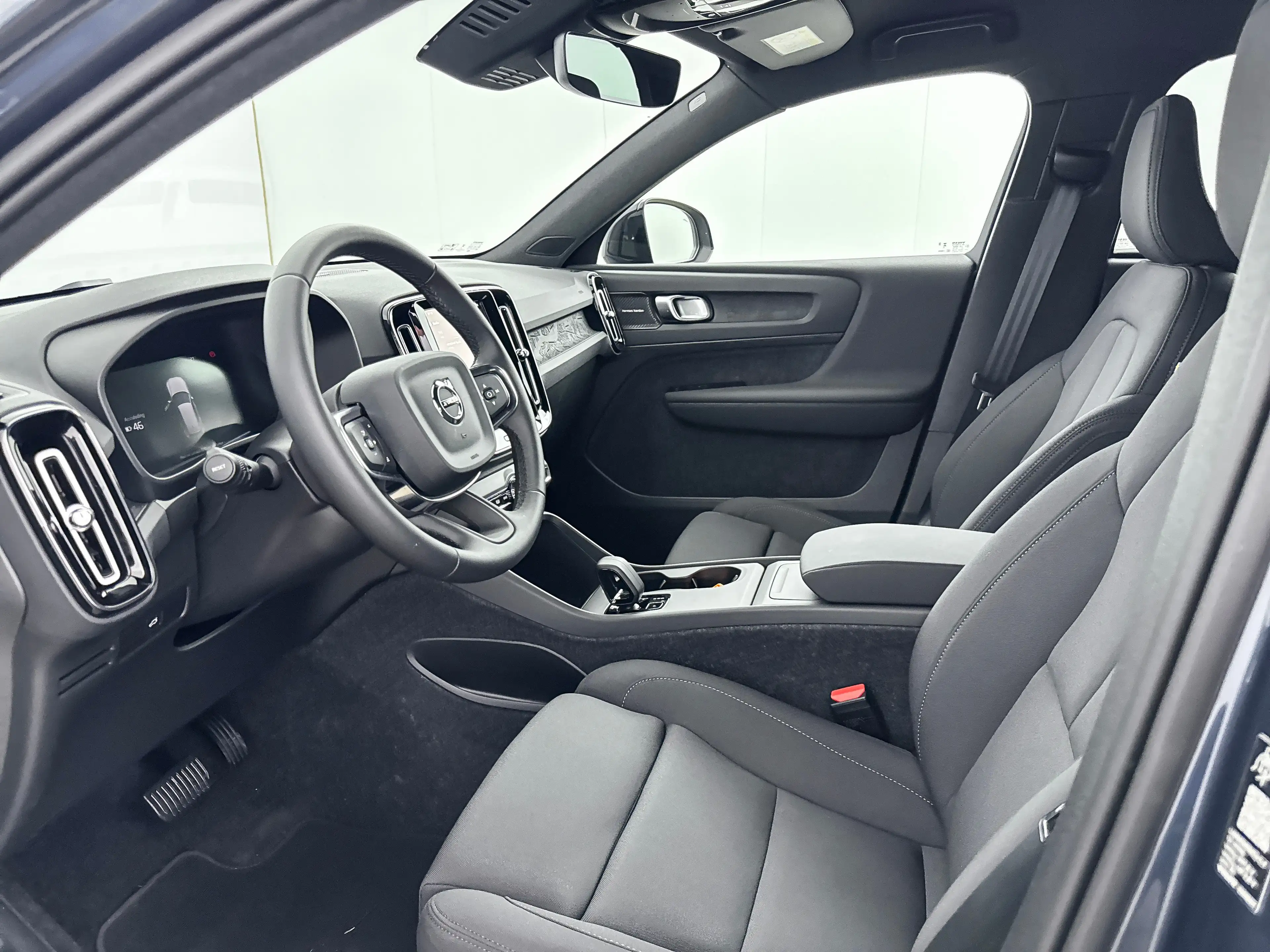 Volvo EX40 Single Motor Plus 70kWh | 19" | 360 Camera | Getin — photo 10