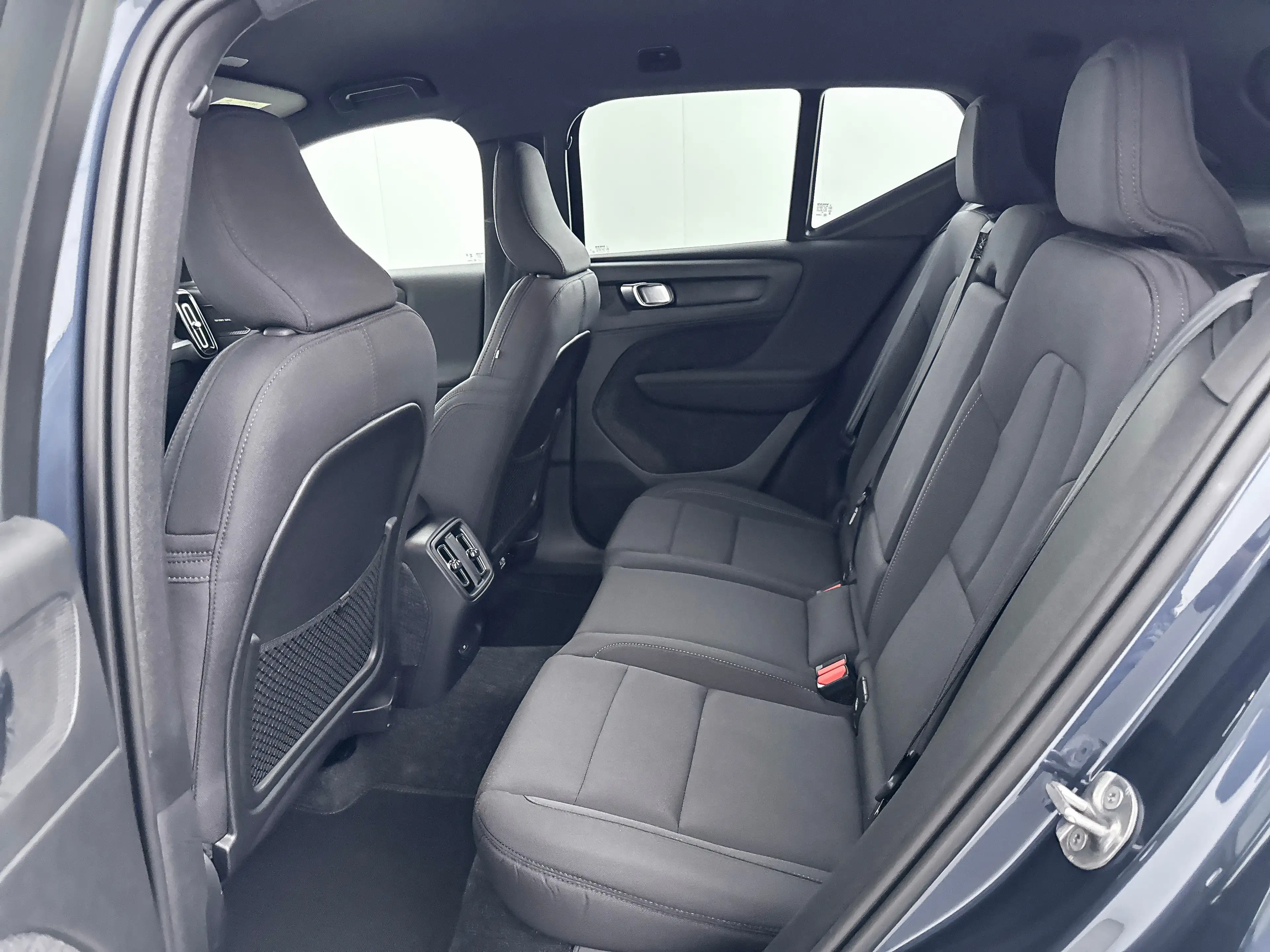 Volvo EX40 Single Motor Plus 70kWh | 19" | 360 Camera | Getin — photo 14