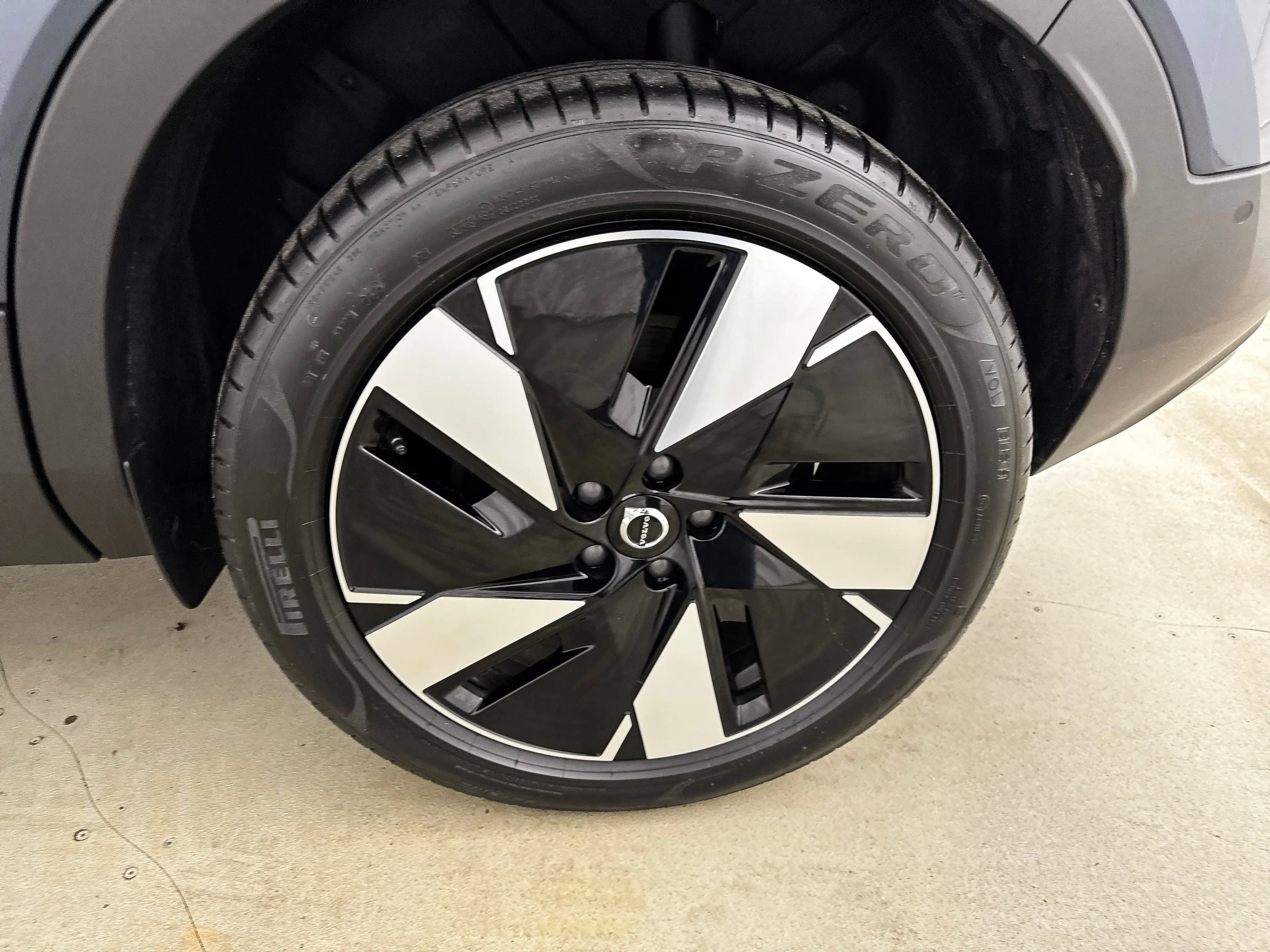 Volvo EX40 Single Motor Plus 70kWh | 19" | 360 Camera | Getin — photo 9