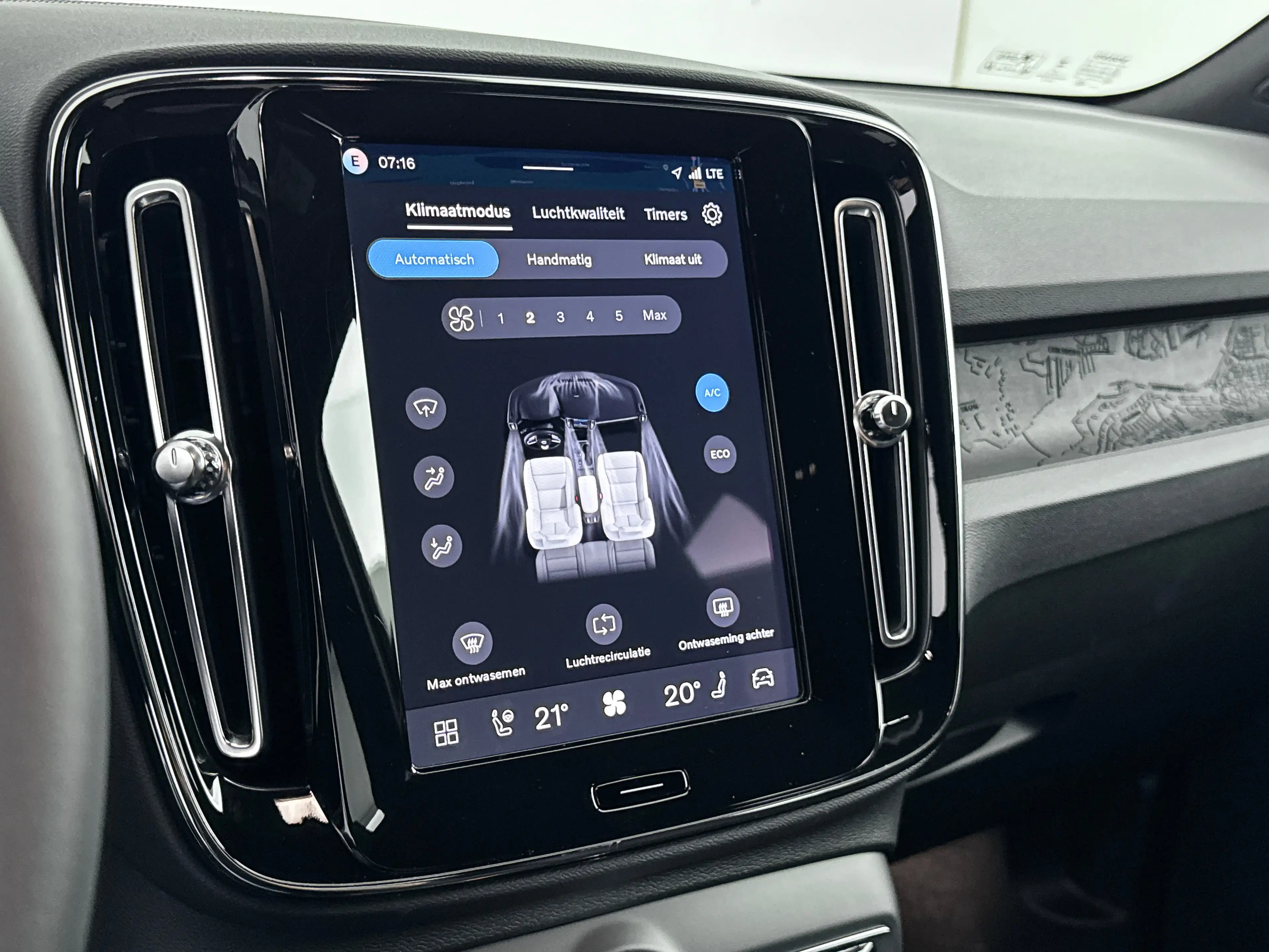 Volvo EX40 Single Motor Plus 70kWh | 19" | 360 Camera | Getin — photo 23