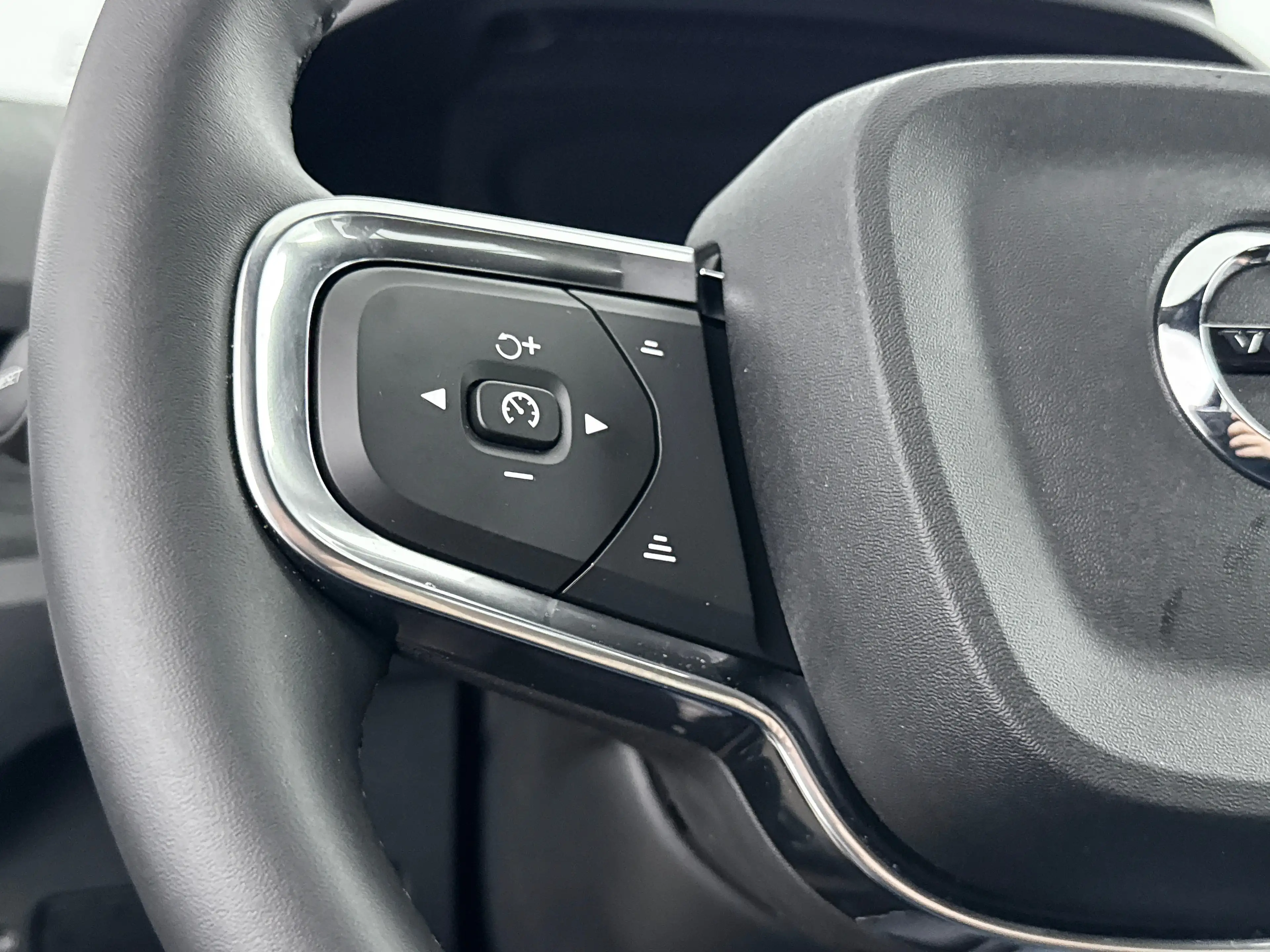 Volvo EX40 Single Motor Plus 70kWh | 19" | 360 Camera | Getin — photo 16