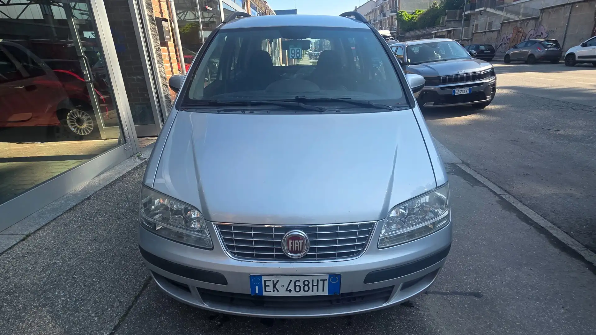 Fiat Idea 1.4 16V S&S Active Grau - 2