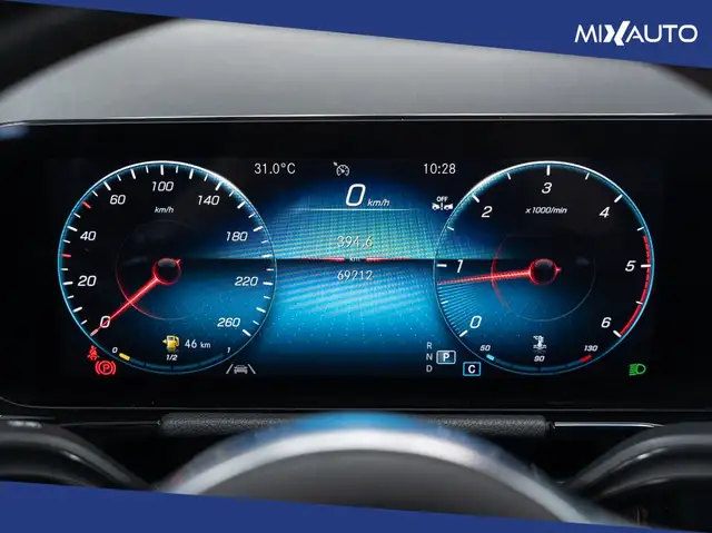 Mercedes-Benz Gla view 14