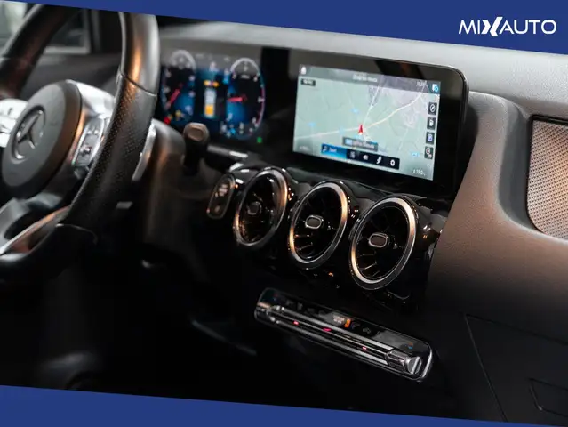 Mercedes-Benz Gla view 17