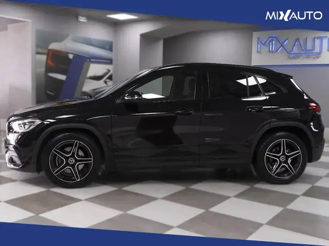 Mercedes-Benz Gla view 3