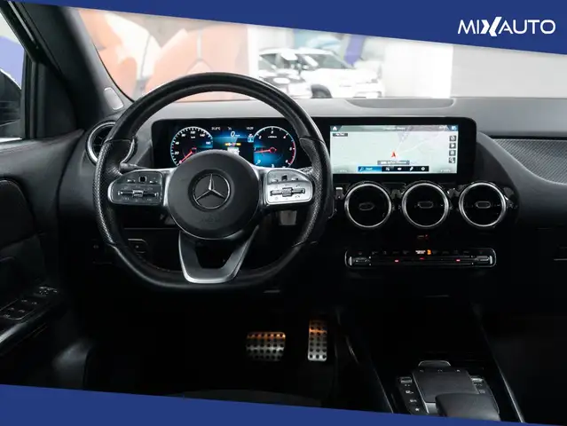 Mercedes-Benz Gla view 11