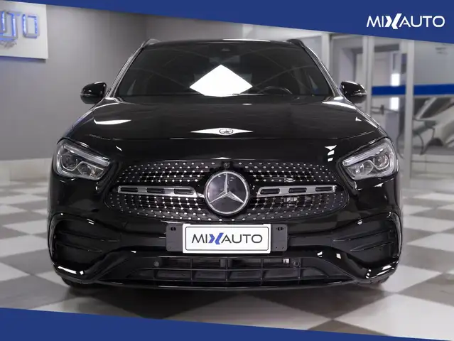 Mercedes-Benz Gla view 2