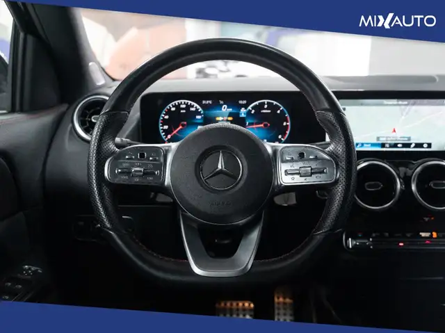 Mercedes-Benz Gla view 12