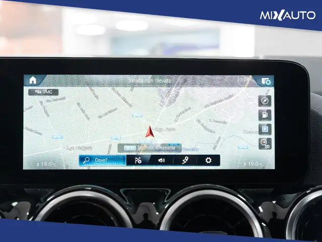 Mercedes-Benz Gla view 15
