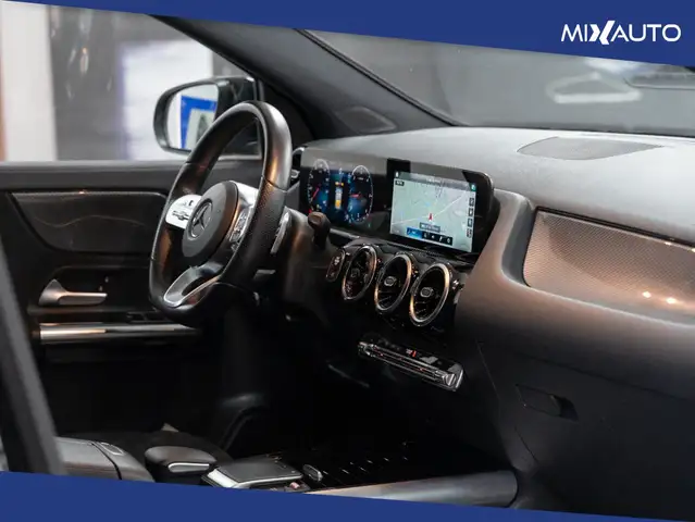 Mercedes-Benz Gla view 16