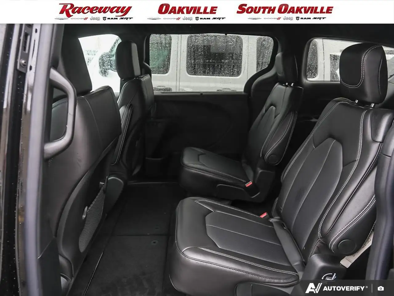 Chrysler Grand Caravan снимка Chrysler Grand Caravan