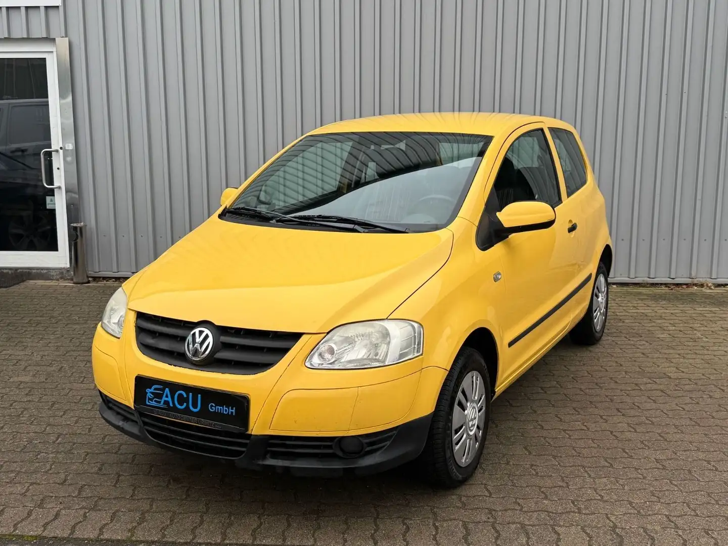 Volkswagen Fox Basis INSPEKTION/TÜV NEU Gelb - 1