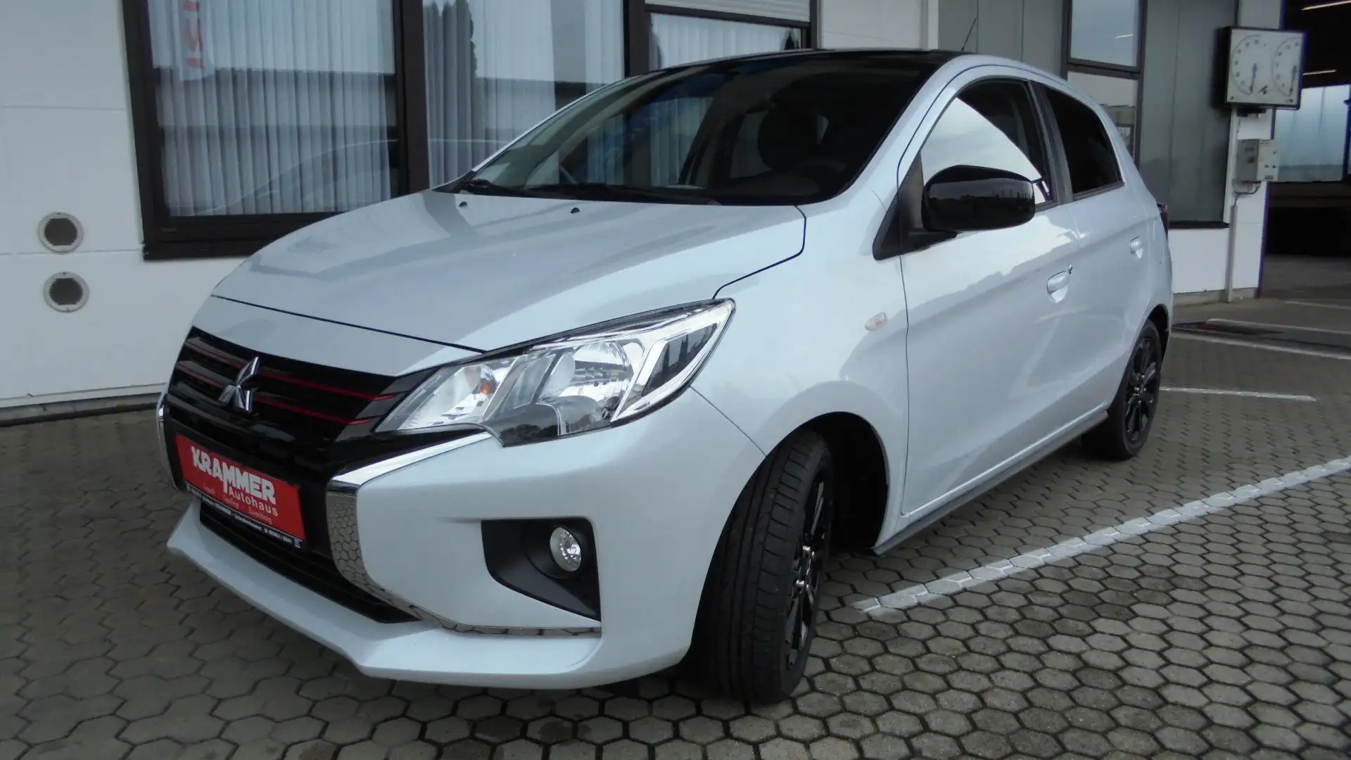 Mitsubishi Space Star Select +Black Weiß - 1