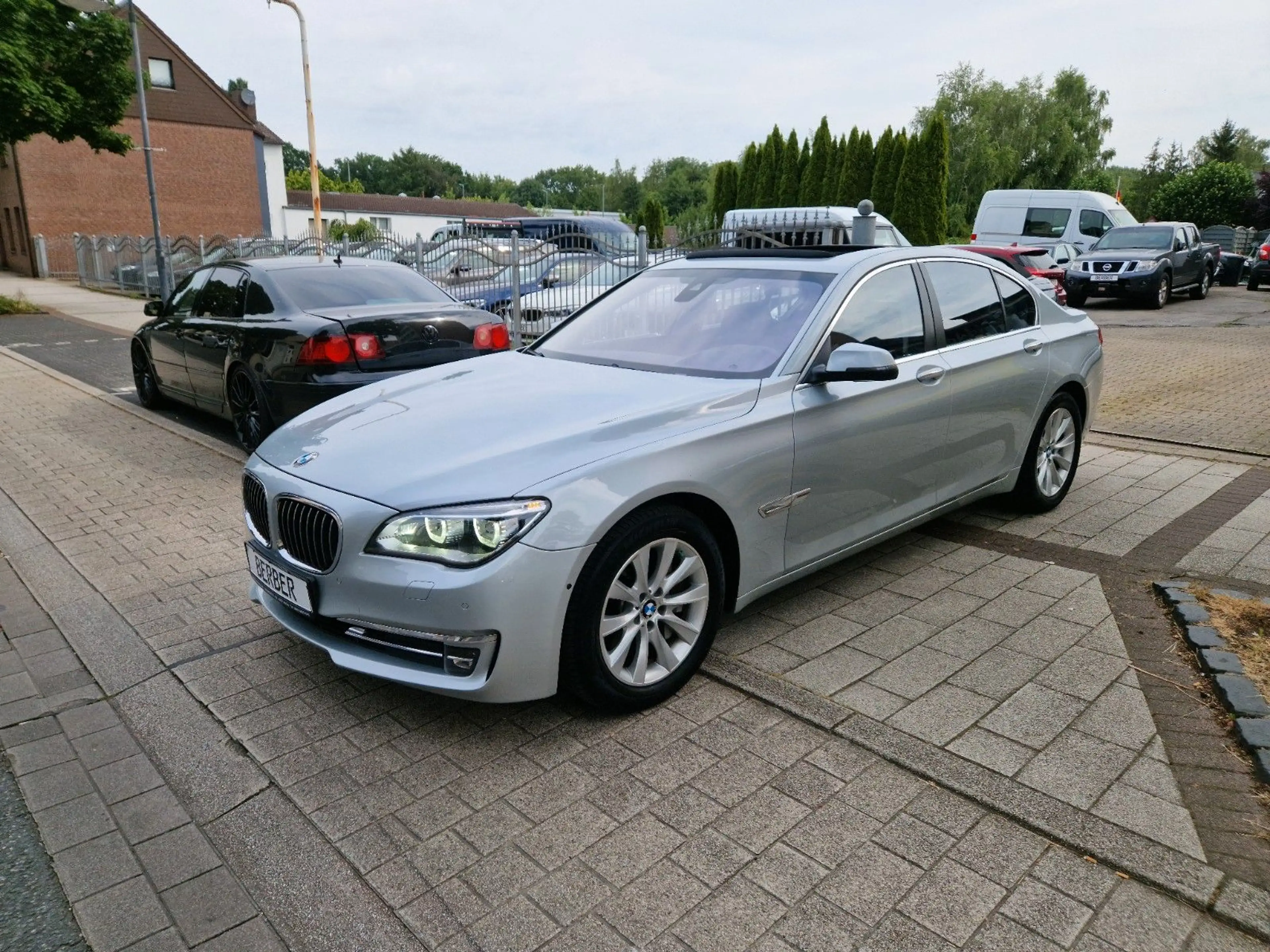 BMW 750 d xDrive LCI*2.HAND*LED*HUD*360°*SOFT*AHK*ACC