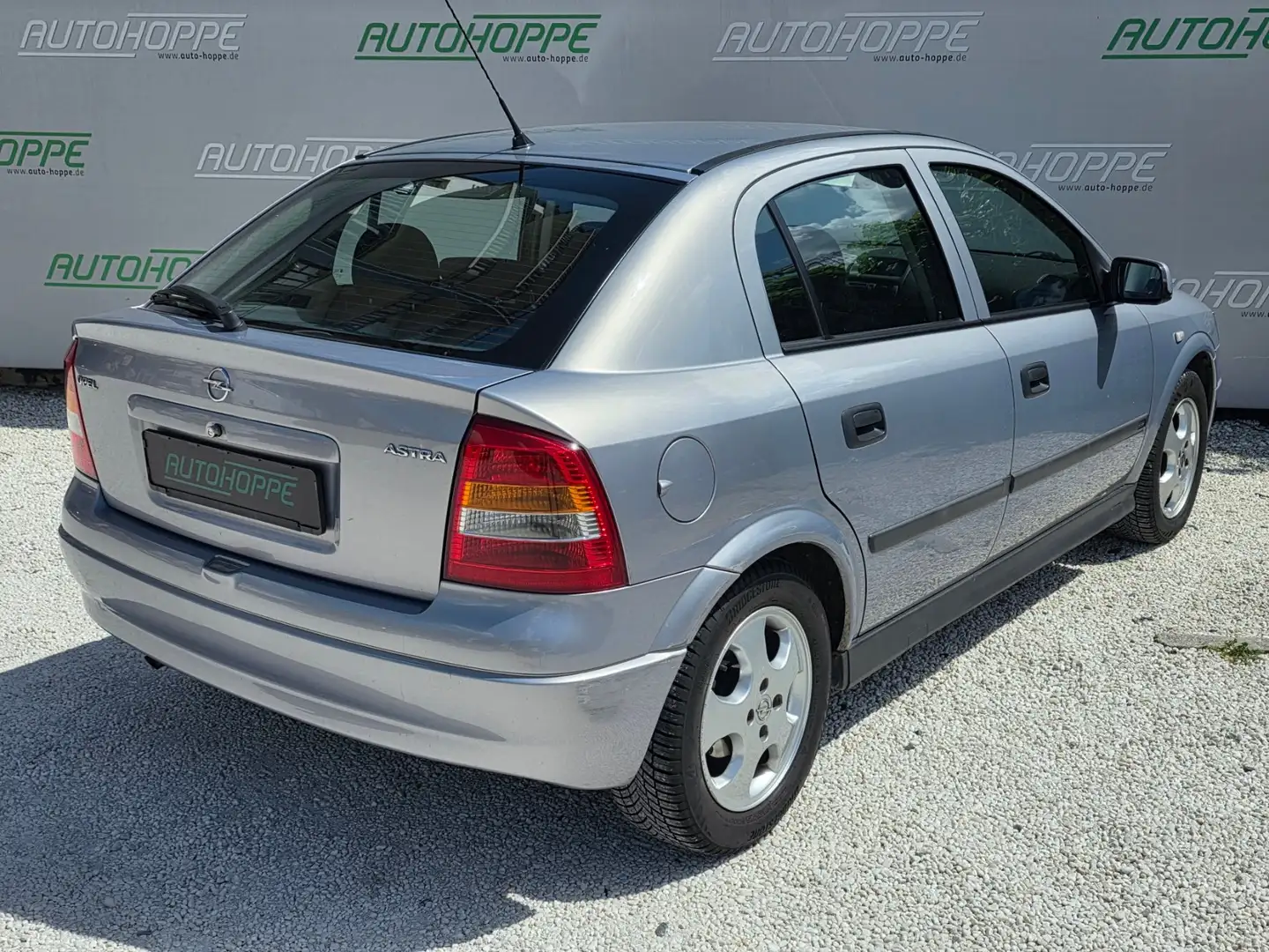 Opel Astra 1.2, Klima, Allwetterräder, 1. Hand, Scheckheft Silber - 2