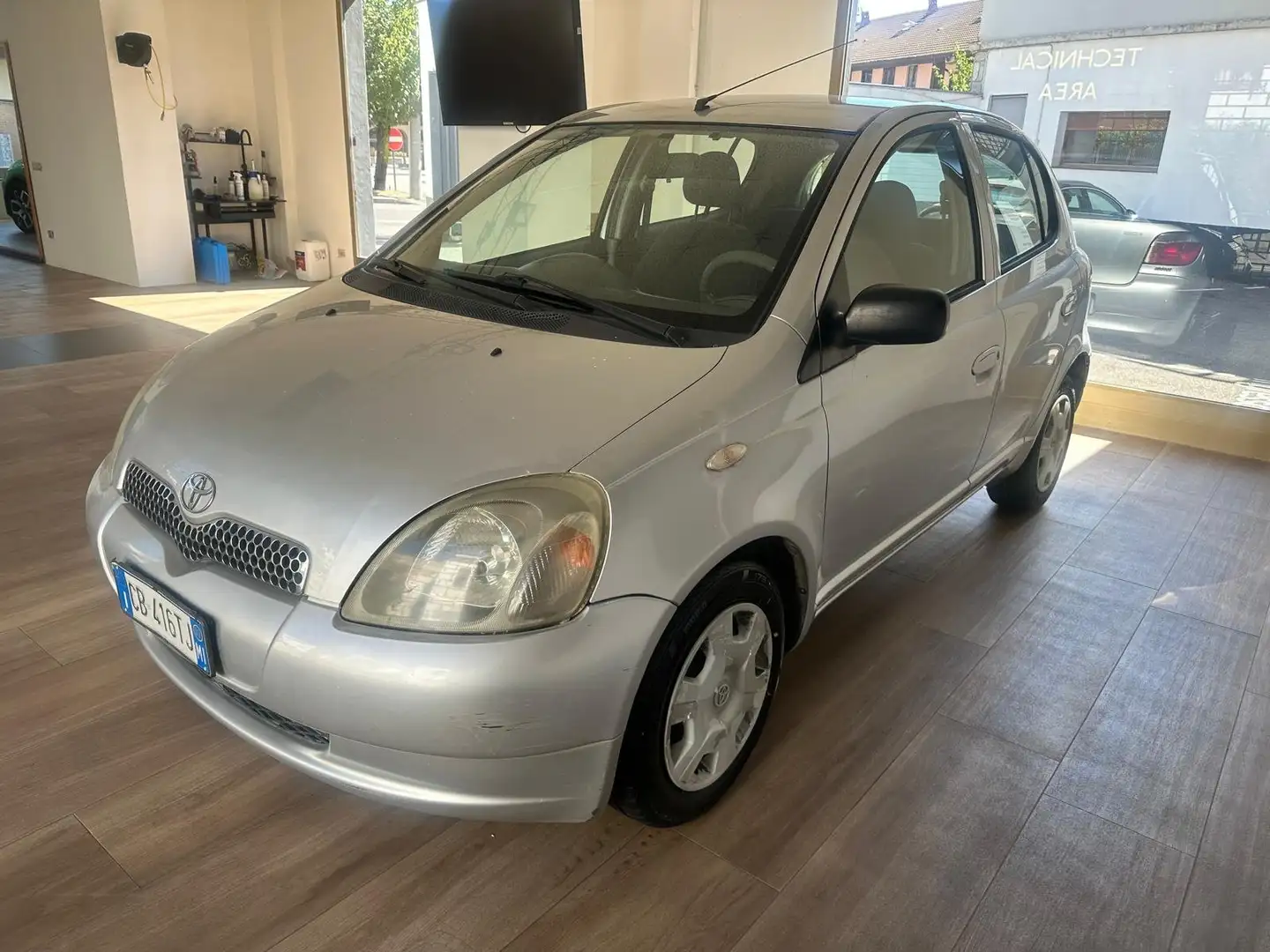 Toyota Yaris Yaris 5p 1.0 Argento - 1