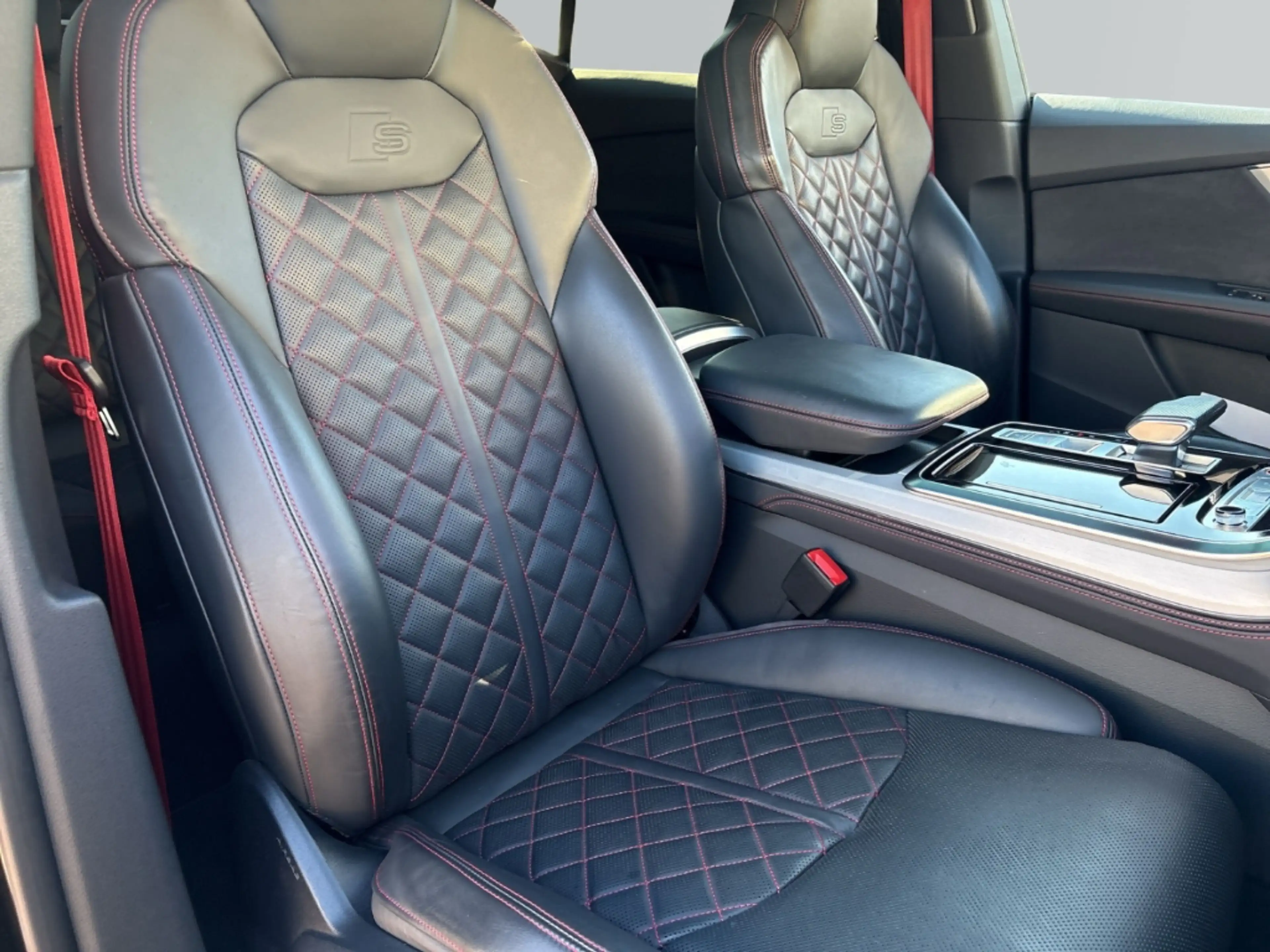 Audi SQ8 4.0 TFSI MATRIX PANORAMA B&O 360°HuD 23'' ACC — photo 8