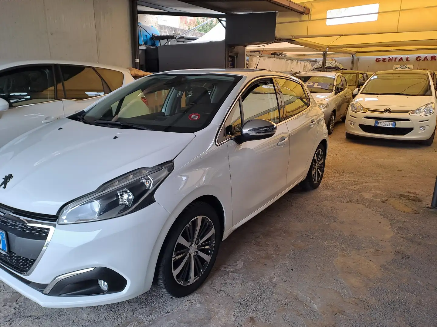 Peugeot 208 3p 1.2 puretech Allure 82cv - 2