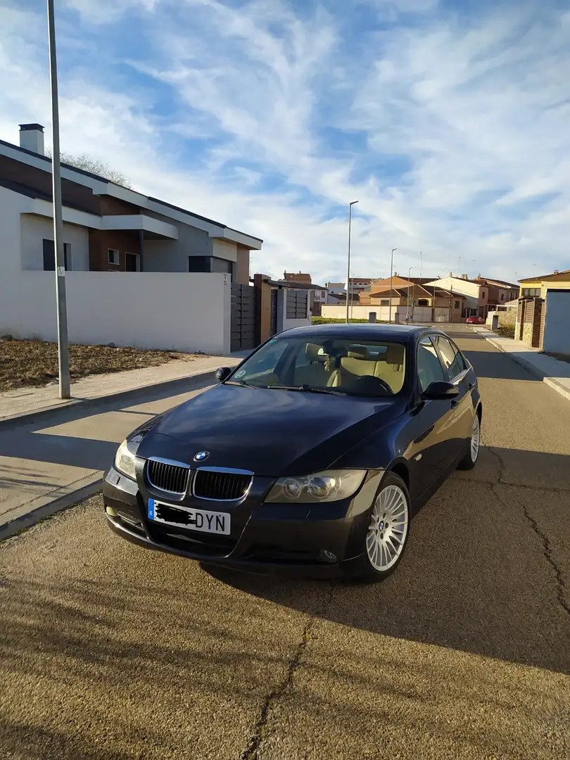 BMW 320 320d - 1