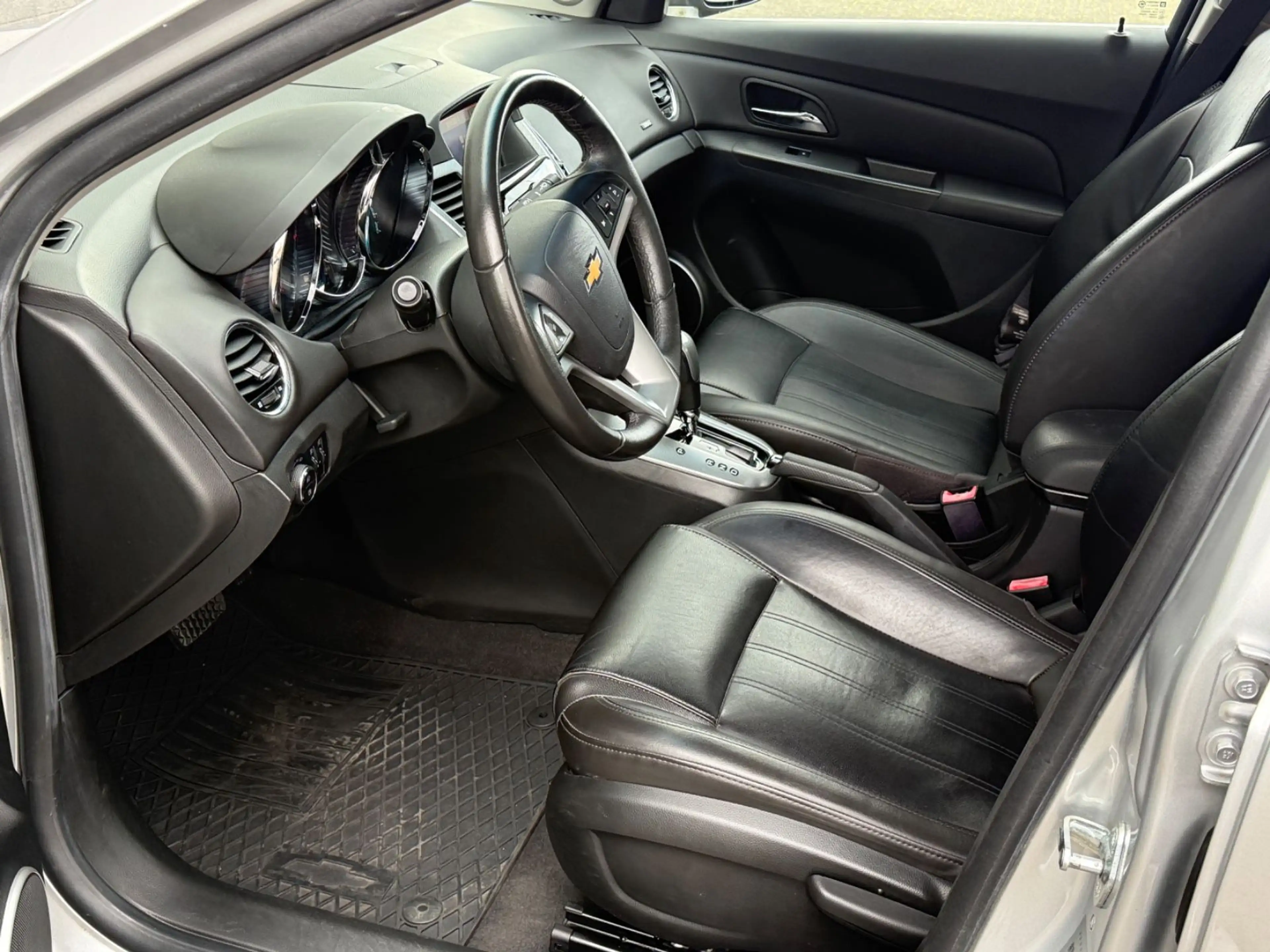 Chevrolet Cruze LTZ 2.0 D Aut. Leder/Sitzhz/PDC/Navi — photo 7