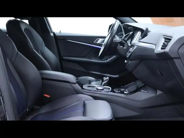 BMW 2 Series view 12