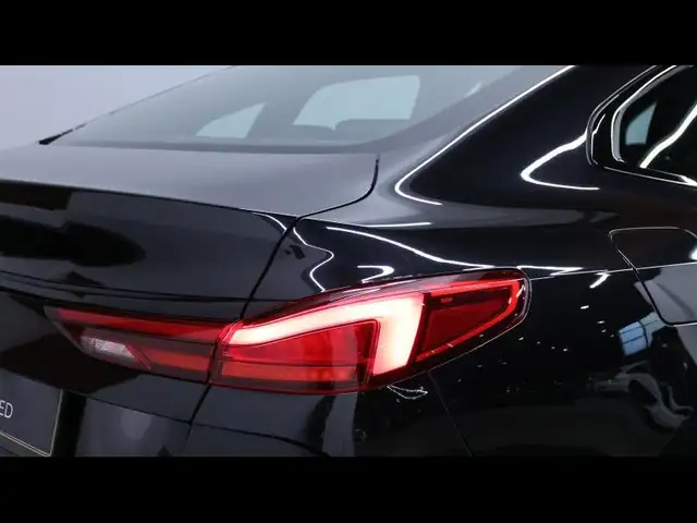 BMW 2 Series view 10