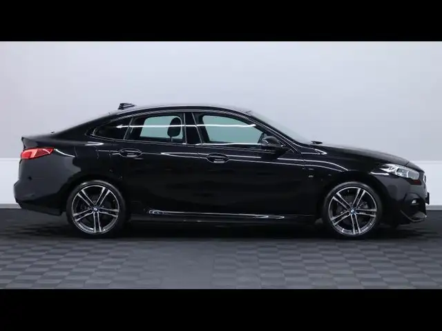 BMW 2 Series view 4