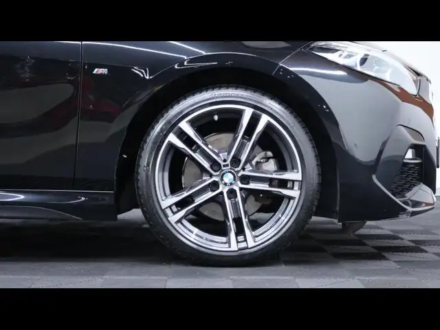 BMW 2 Series view 11