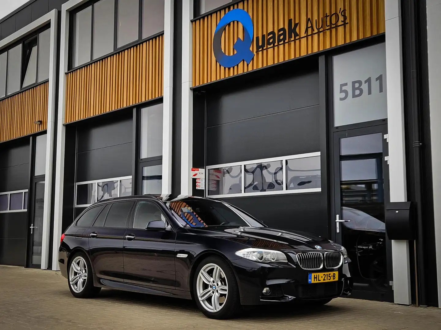 BMW 530 5-serie Touring 530d M-Sport | PANO | STOEL VENT. Schwarz - 2