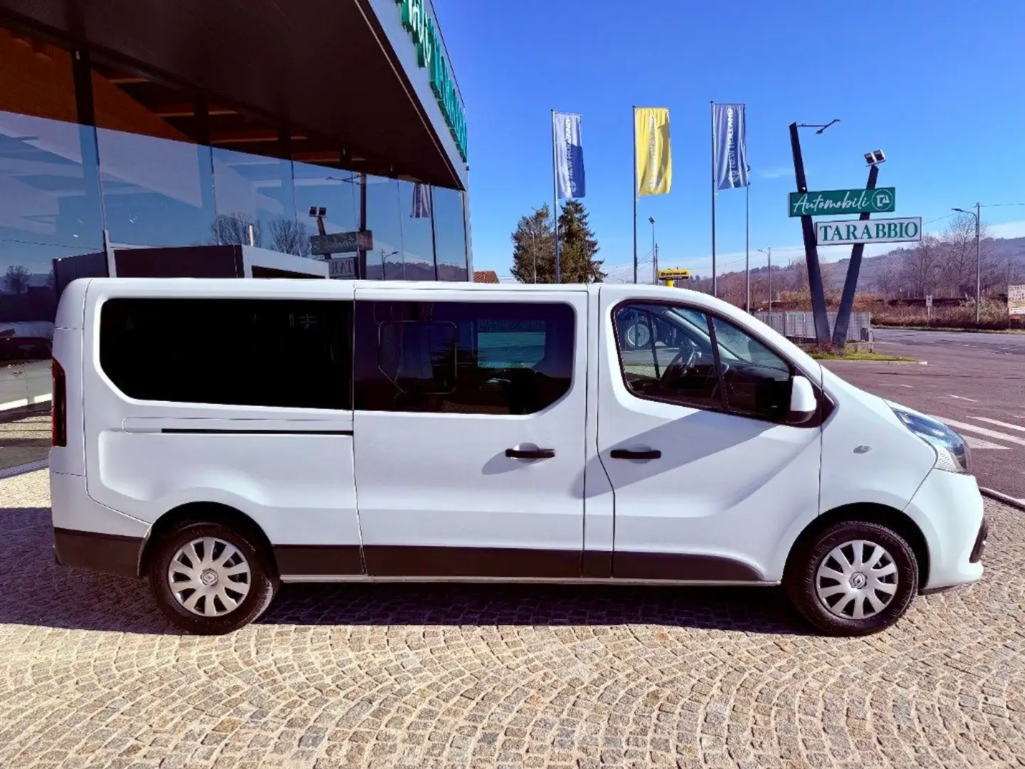 Renault Trafic 9 POSTI - KM 89.000 - GANCIO TRAINO - IVA COMPRESA Bianco - 2