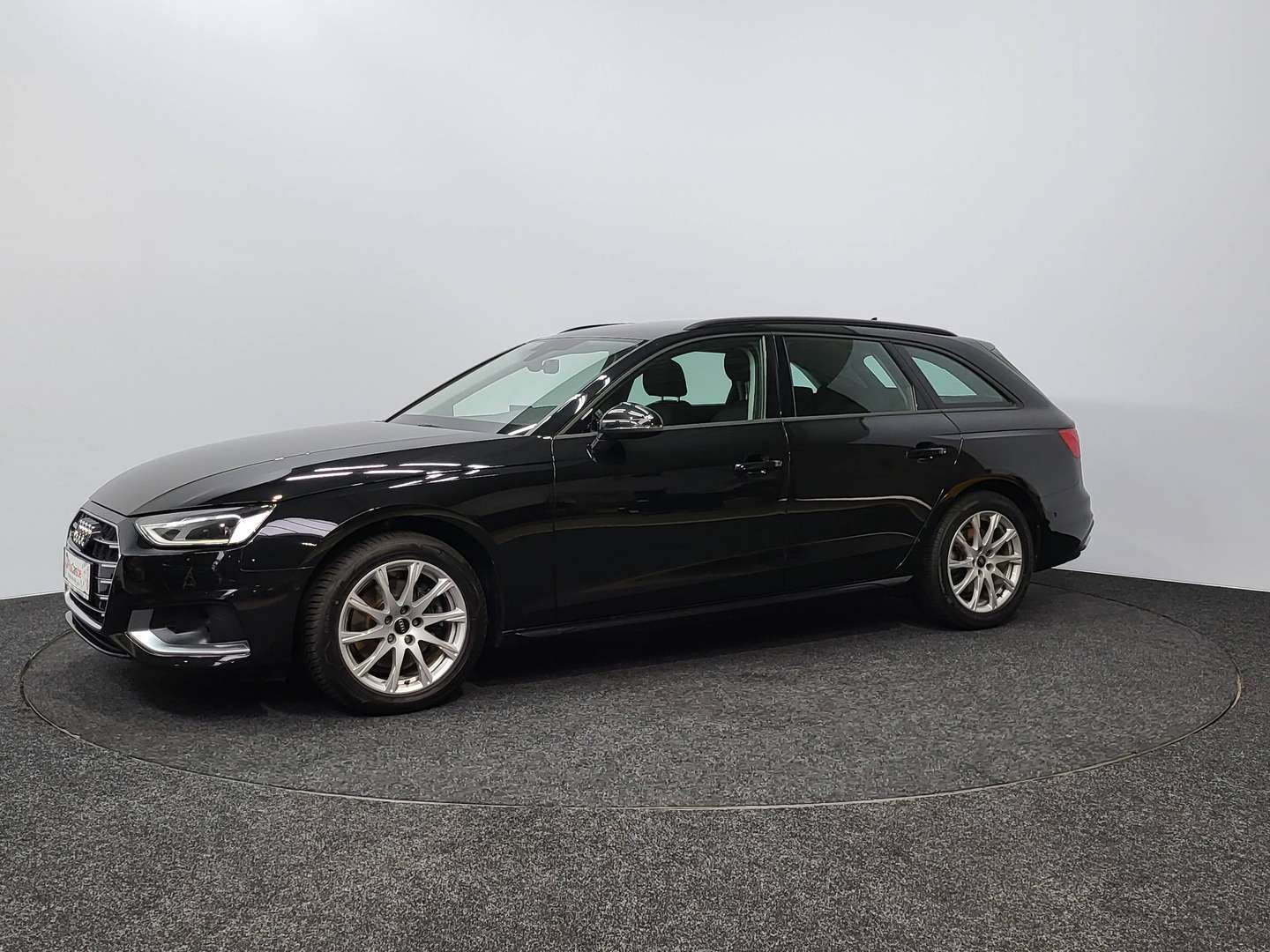 Audi A4 nuo 382 €/ mėn Benzinas/Elektra 2024m. Kita Automatinė