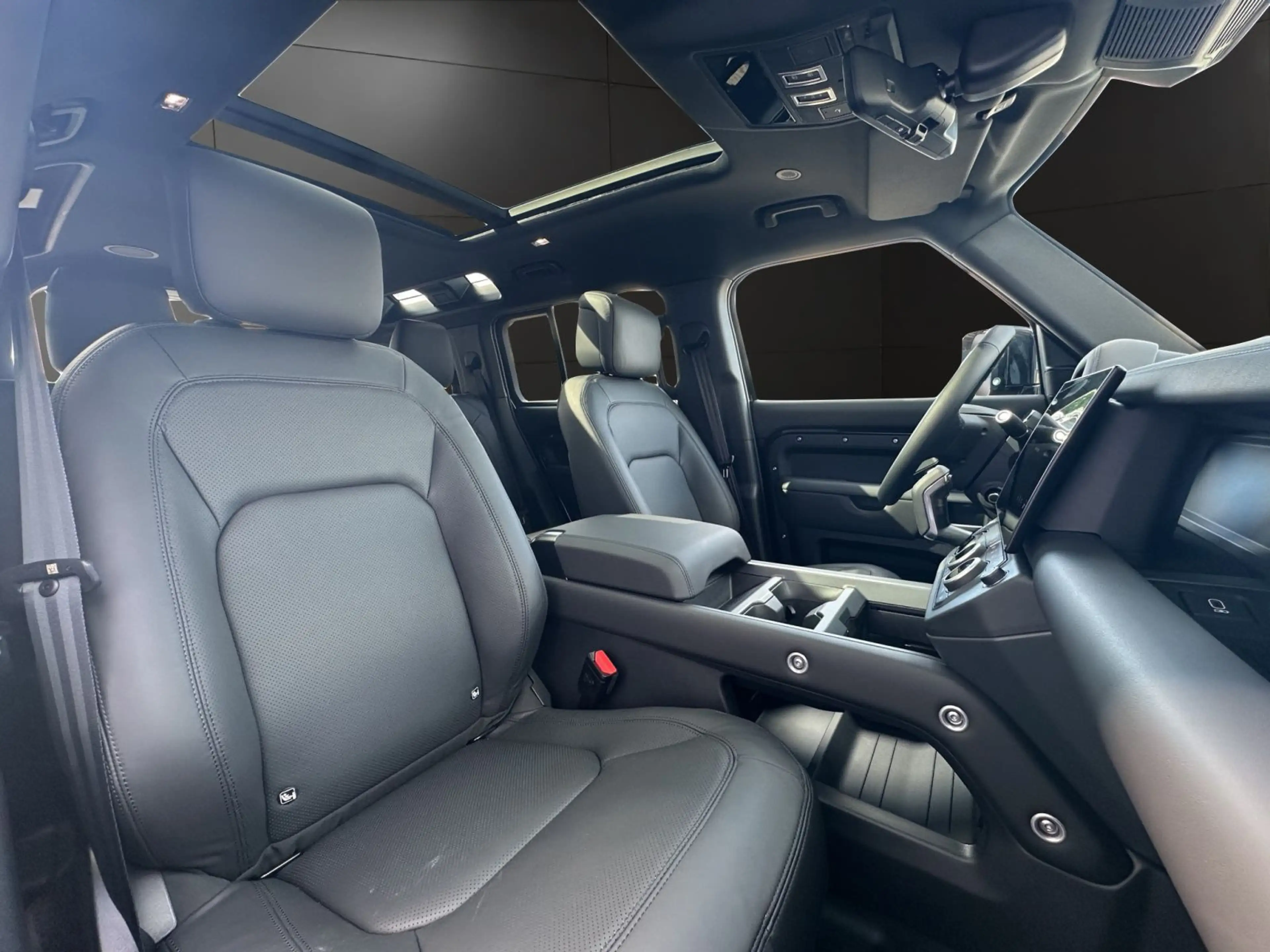 Land Rover Defender 110 5.0 P425 X-Dynamic HSE AHK — photo 6