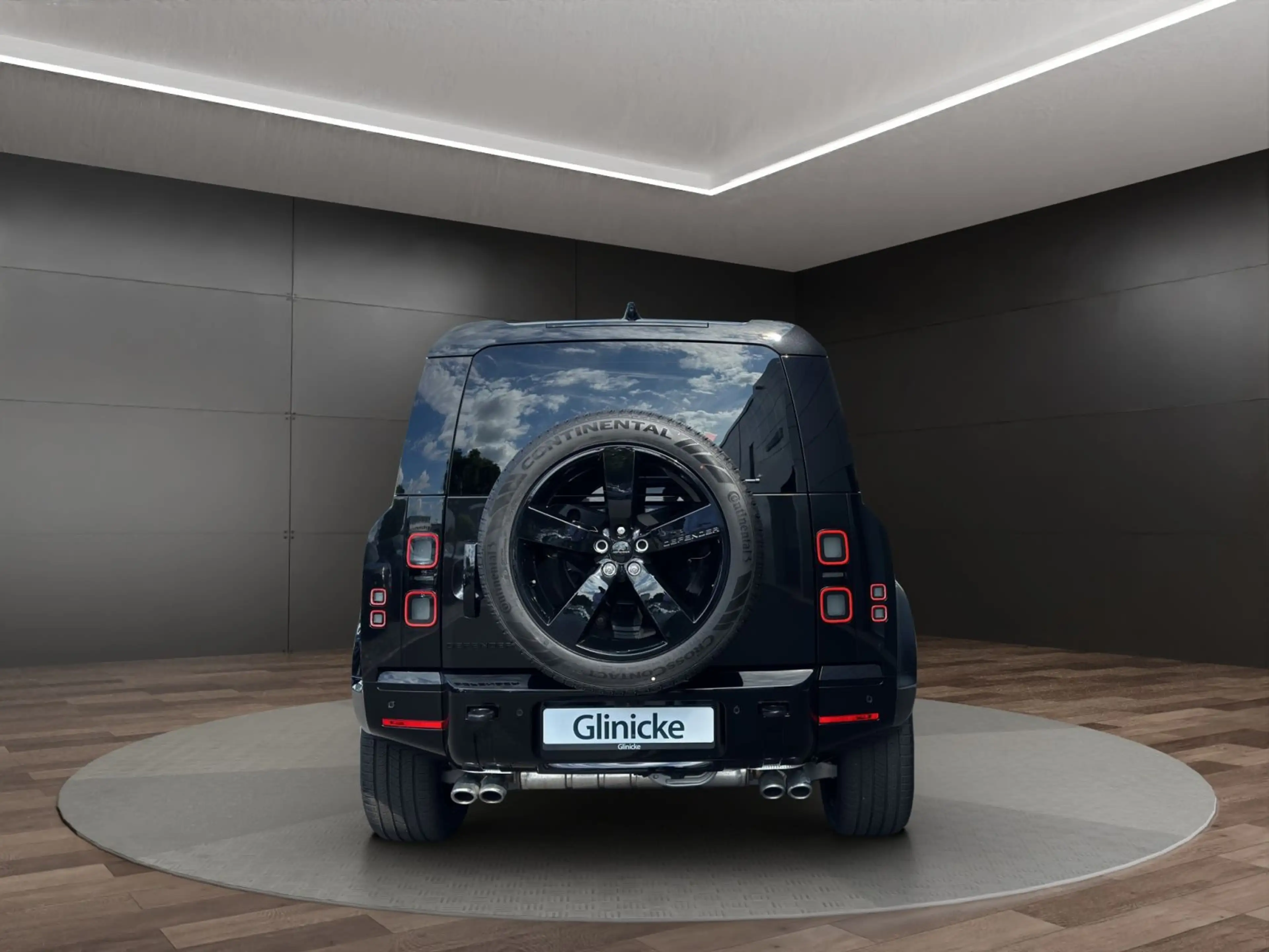 Land Rover Defender 110 5.0 P425 X-Dynamic HSE AHK — photo 3